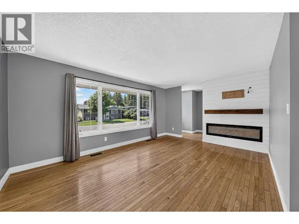 340 Pacific Yew Crescent, Sparwood, BC V0B2G0