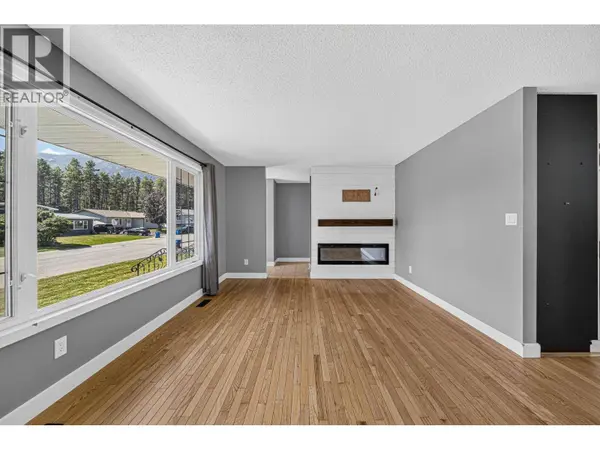 340 Pacific Yew Crescent, Sparwood, BC V0B2G0
