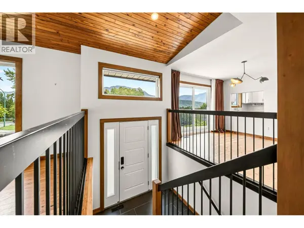 17 PARKLAND Drive, Fernie, BC V0B1M5