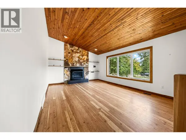 17 PARKLAND Drive, Fernie, BC V0B1M5