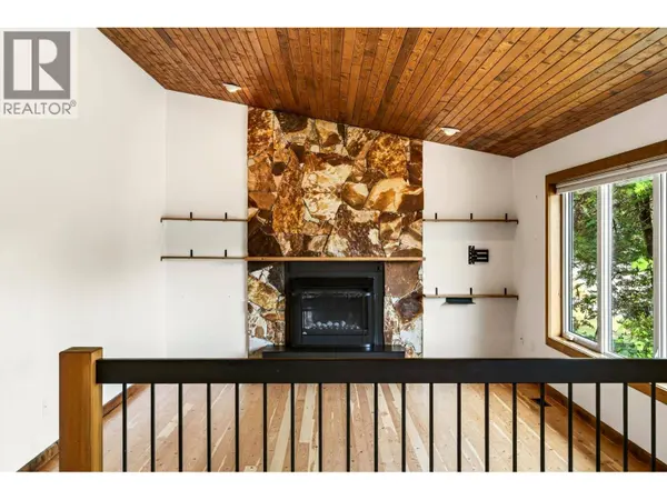 17 PARKLAND Drive, Fernie, BC V0B1M5