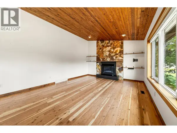 17 PARKLAND Drive, Fernie, BC V0B1M5