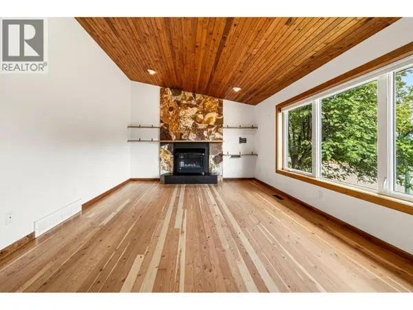 17 PARKLAND Drive, Fernie, BC V0B1M5
