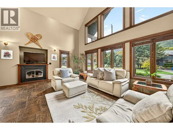 1322 11th Avenue, Fernie, BC V0B1M0