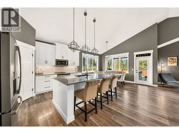 2141 Whiskey Jack Drive, Sparwood, BC V0B2G2