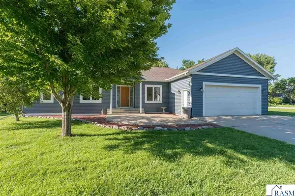 301 NW 7th Street, New Richland, MN 56072