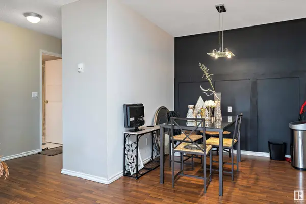 #208 10838 108 ST NW, Edmonton, AB T5H 3A6