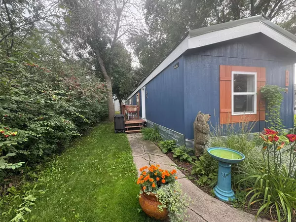 100 Southhaven DR, Mankato, MN 56001