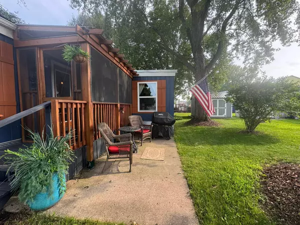 100 Southhaven DR, Mankato, MN 56001