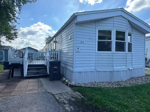 102 Southhaven DR, Mankato, MN 56001