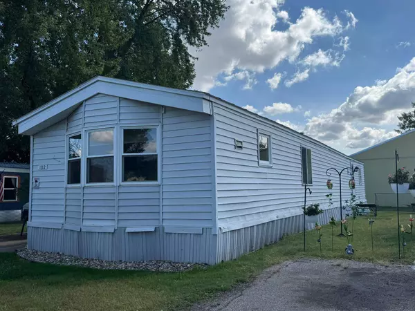 102 Southhaven DR, Mankato, MN 56001