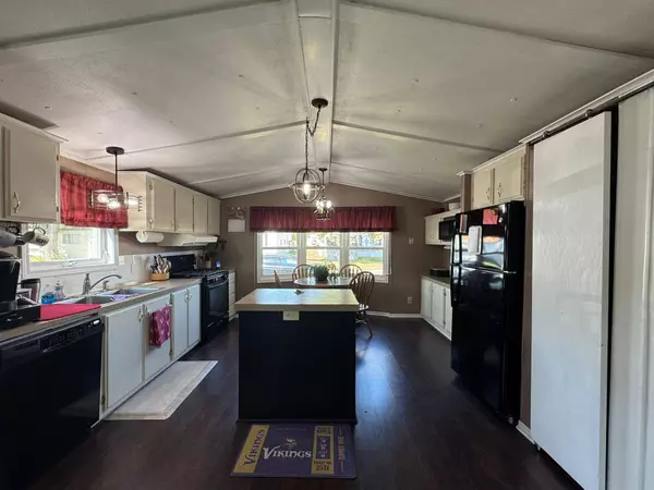 102 Southhaven DR, Mankato, MN 56001