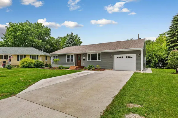 340 N Belmont DR, Mankato, MN 56001