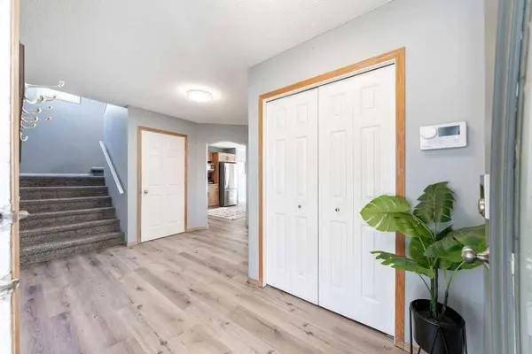 27 Coverton Mews NE, Calgary, AB T3K 4R6