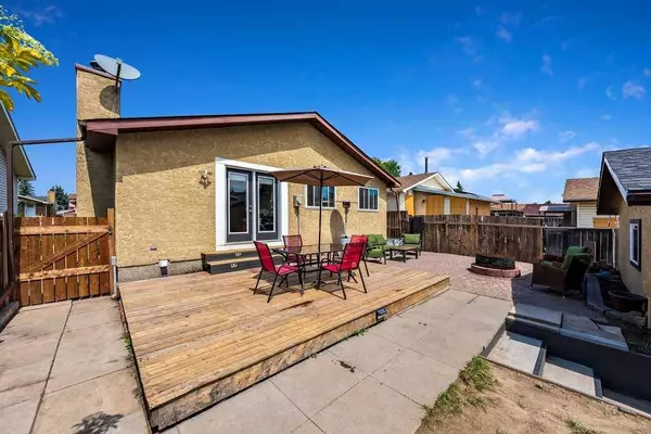 71 Falwood PL NE, Calgary, AB T3J 1B4