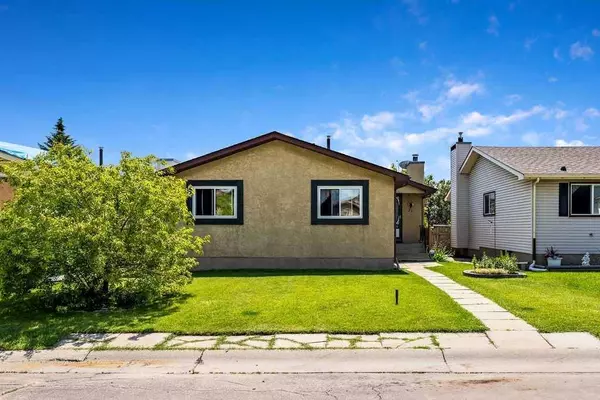71 Falwood PL NE, Calgary, AB T3J 1B4