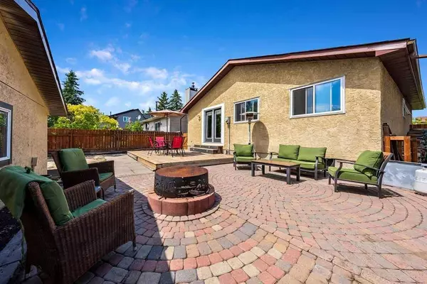 71 Falwood PL NE, Calgary, AB T3J 1B4