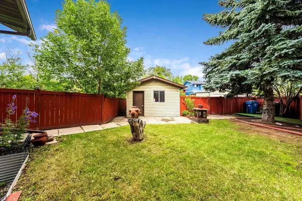 123 Whiteridge PL NE, Calgary, AB T1Y4K2