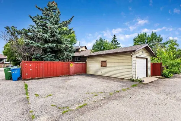 123 Whiteridge PL NE, Calgary, AB T1Y4K2