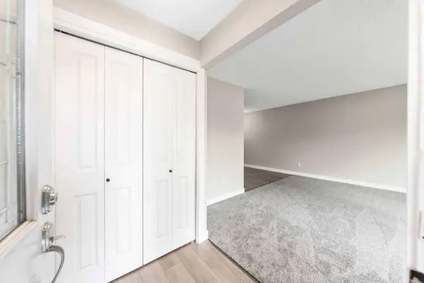 123 Whiteridge PL NE, Calgary, AB T1Y4K2