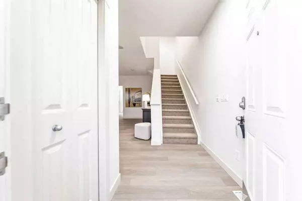 209 Rainbow Falls DR, Chestermere, AB T1X 0A7