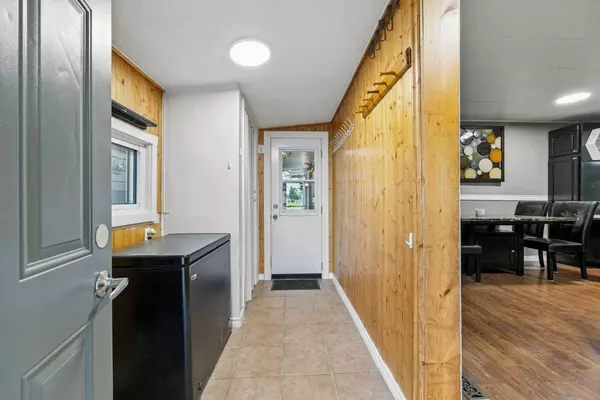 109 Sunset WAY NE, High River, AB T1V1J4