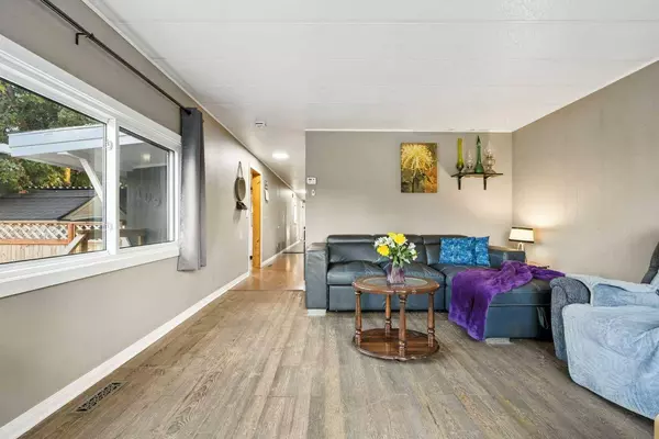 109 Sunset WAY NE, High River, AB T1V1J4