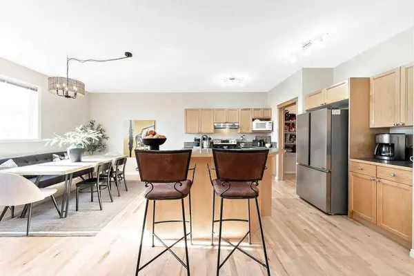 1038 Ranch RD, Okotoks, AB T1S 0E4