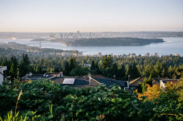 North Vancouver vs. West Vancouver: Which Side of the Shore is Right for You as a Buyer?