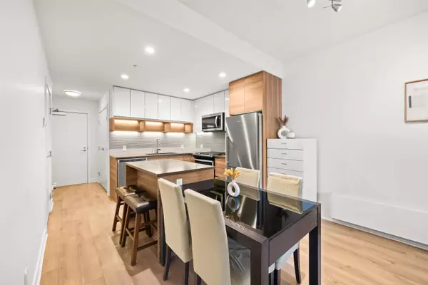 8850 University CRES #207, Burnaby, BC V5A 0C8