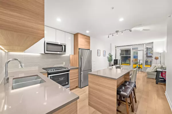 8850 University CRES #207, Burnaby, BC V5A 0C8