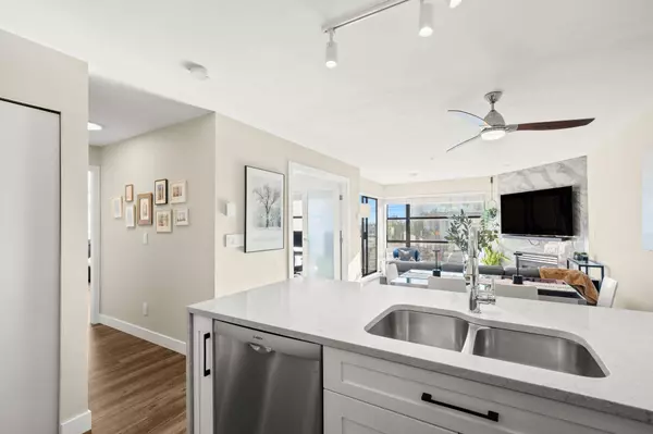 124 W 3rd ST #410, North Vancouver, BC V7M 1E8