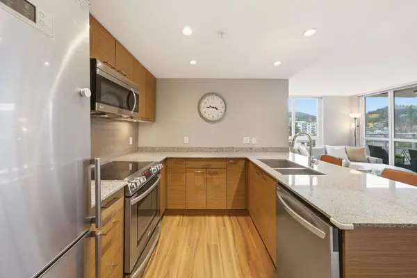 135 E 17th ST #705, North Vancouver, BC V7L 0C4