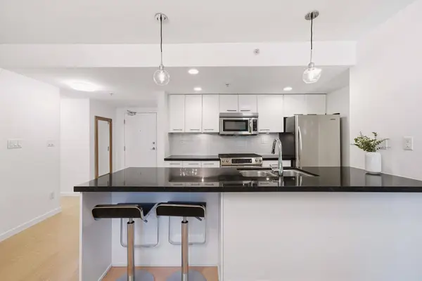 1288 Chesterfield AVE #TH1, North Vancouver, BC V7M 0B1