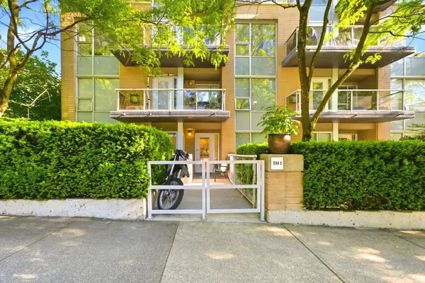 1288 Chesterfield AVE #TH1, North Vancouver, BC V7M 0B1