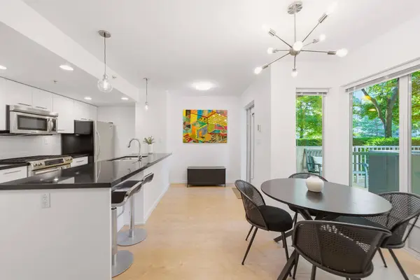 1288 Chesterfield AVE #TH1, North Vancouver, BC V7M 0B1