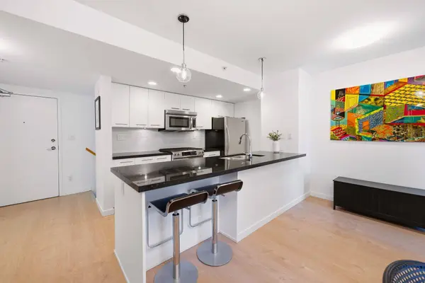 1288 Chesterfield AVE #TH1, North Vancouver, BC V7M 0B1