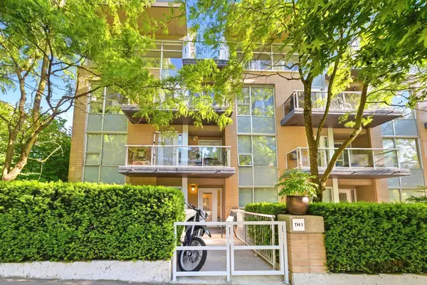 1288 Chesterfield AVE #TH1, North Vancouver, BC V7M 0B1