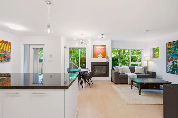 1288 Chesterfield AVE #TH1, North Vancouver, BC V7M 0B1