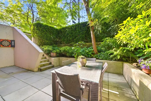 1288 Chesterfield AVE #TH1, North Vancouver, BC V7M 0B1