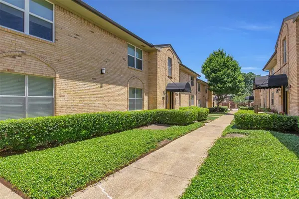 5829 Sandhurst Lane #D, Dallas, TX 75206