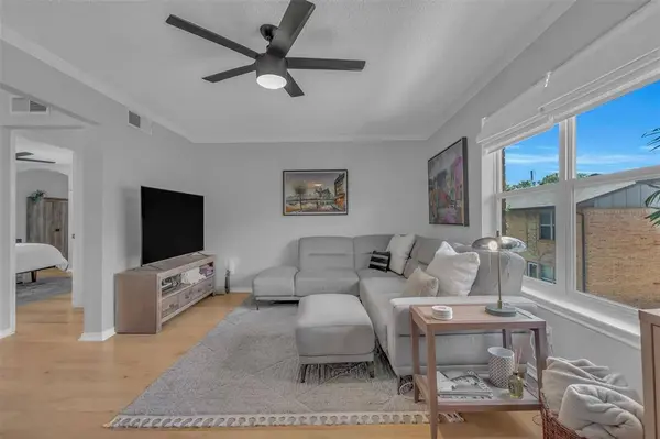 5829 Sandhurst Lane #D, Dallas, TX 75206