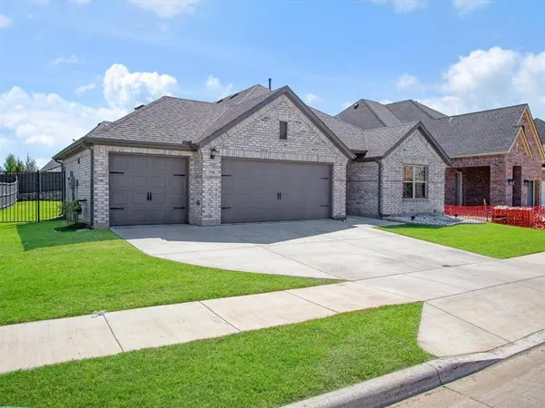3541 Redbud Flower Trail, Prairie Ridge, TX 76084