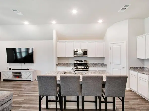 3541 Redbud Flower Trail, Prairie Ridge, TX 76084