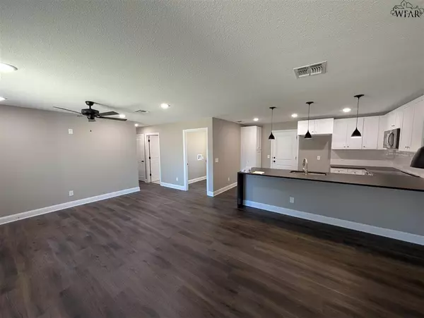 210 WESTWOOD DRIVE, Burkburnett, TX 76354