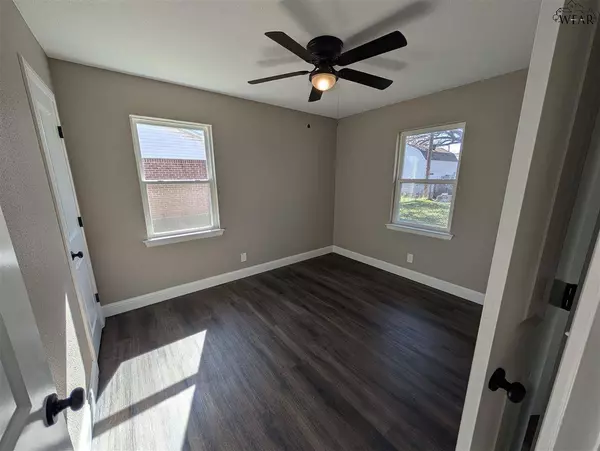 210 WESTWOOD DRIVE, Burkburnett, TX 76354