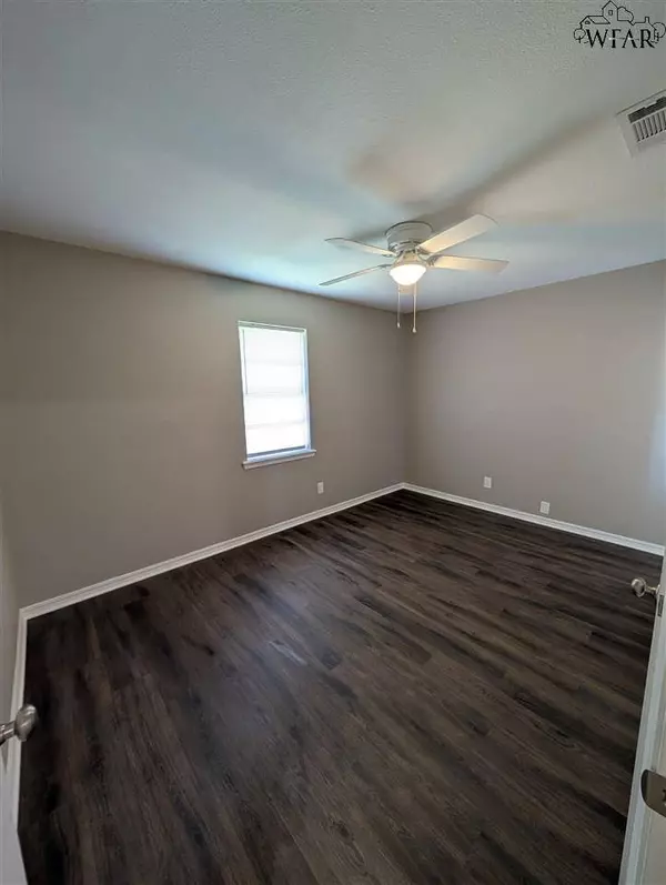 1314 MONTGOMERY STREET, Wichita Falls, TX 76302