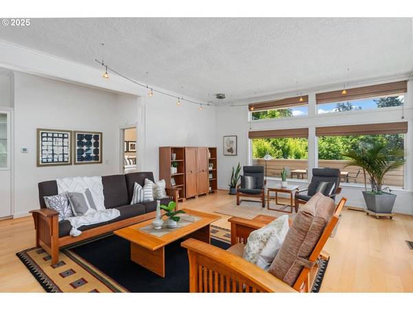 318 SE SPOKANE ST, Portland, OR 97202