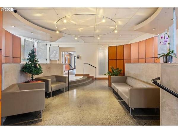 2335 NW RALEIGH ST #305, Portland, OR 97210