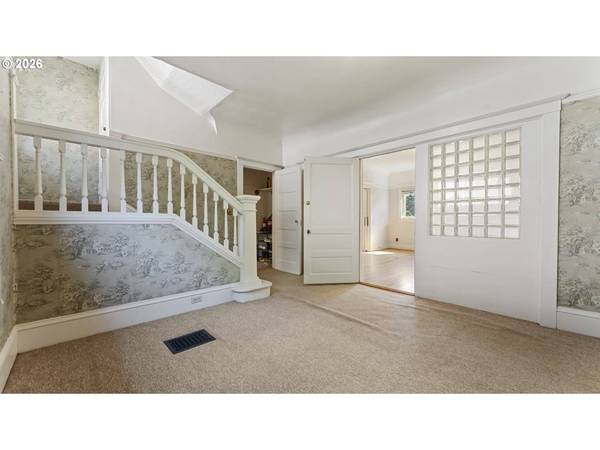 2333 NE SCHUYLER ST, Portland, OR 97212
